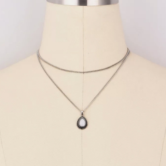Minimalist style double layered silver tone Necklace - Picture 2 of 4